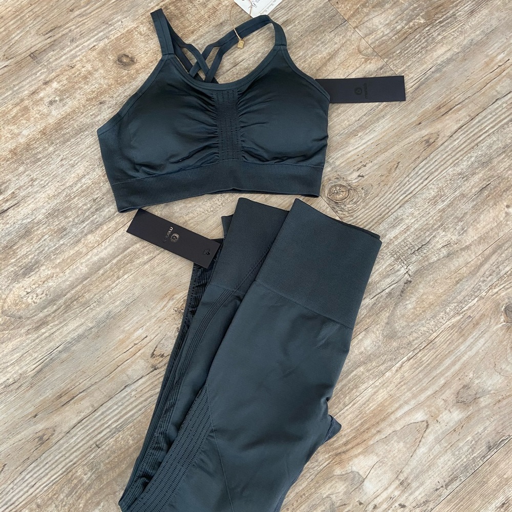 🚨SALE/ NWT MONO B Charcoal activewear legging - Picture 3 of 3